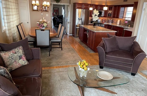 North End House | Central Downtown Location within walking to beaches, and boardwalk! Pets OK!
