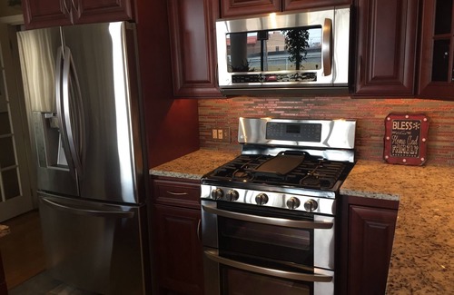 North End House | Central Downtown Location within walking to beaches, and boardwalk! Pets OK!