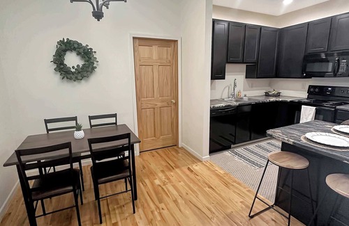 Historic Downtown La Crosse Apartment | Central Downtown Stay with flex space