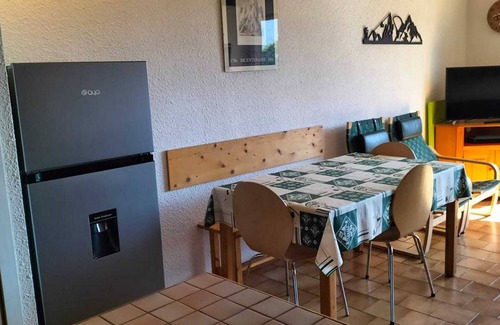 Les Carroz-d'Araches Apartment | Central Duplex 6p, 750m to slopes, WiFi, Parking, South-facing Balcony