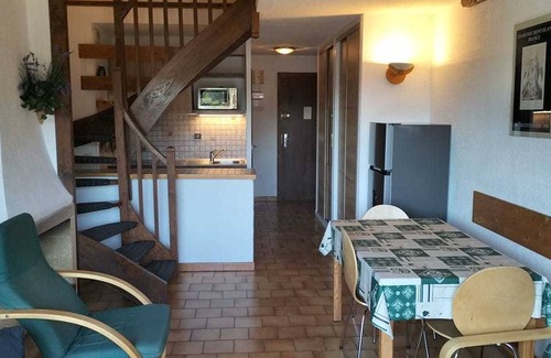 Les Carroz-d'Araches Apartment | Central Duplex 6p, 750m to slopes, WiFi, Parking, South-facing Balcony