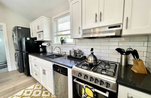 Blackshear-Prospect Hill Apartment | Central East Austin Abode | Modern Comforts + More