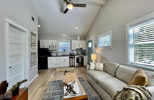 Blackshear-Prospect Hill Apartment | Central East Austin Abode | Modern Comforts + More