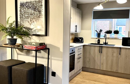 Ellesmere House | Central Ellesmere -sleeps2 - Parking - Petfriendly