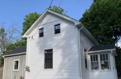Elora House | Central Elora Private Get - A - Way