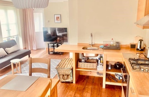 Ely House | Central Ely 3 bed 2 bathroom smart apartment