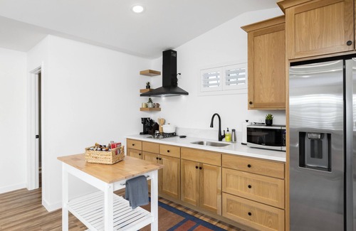 Central Escondido Condo | Central Escondido 1BR/1BR with King Bed & W/D in Unit
