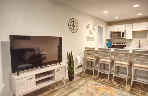 Flagstaff House | Central FLG,1BR-1BA, Private Entrance, close to downtown, Easy to Snowbowl, NAU