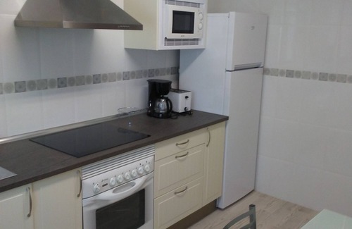 San Lazaro y Otero Apartment | Central Floor And Well Connected