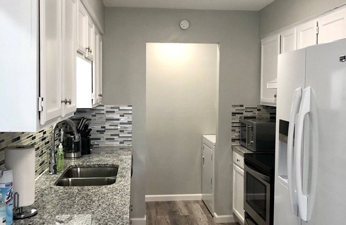 Frisco House | Central Frisco-Full renovated cozy&nice half duplex 3bed|2bath free wifi&parking