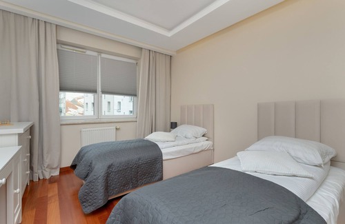 Srodmiescie Apartment | Central Gdynia | 3 Bedrooms | Parking | Świętego Wojciecha
