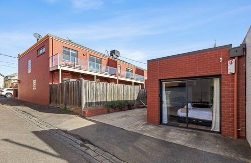 Geelong Apartment | Central Geelong Studio