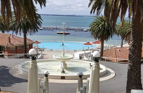 Geelong House | Central Geelong Townhouse/Long stays available