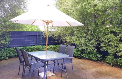 Geelong House | Central Geelong Townhouse/Long stays available
