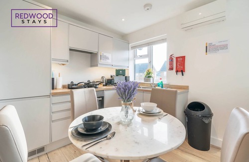 Basingstoke Apartment | Central Gem by Festival Place | Netflix, Free Parking, WiFi