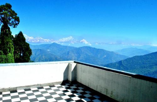 Darjeeling House | Central Gleneagles Heritage Resort Former Bungalow of Ex-TATA Chairman Russi Mody The Mall Road Darjeeling