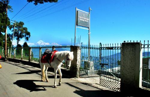 Darjeeling House | Central Gleneagles Heritage Resort Former Bungalow of Ex-TATA Chairman Russi Mody The Mall Road Darjeeling