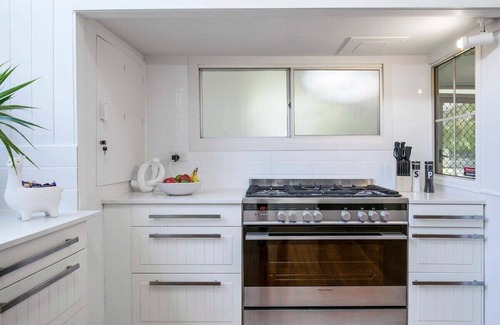 Milton House | Central Haven Milton 4BR Sleeps 10