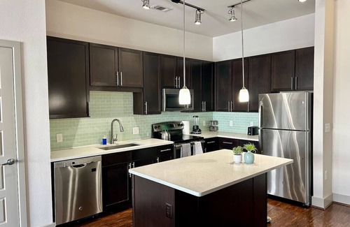 Washington Ave./ Memorial Park Apartment | Central Heights functional 2/2 Long-term Condo
