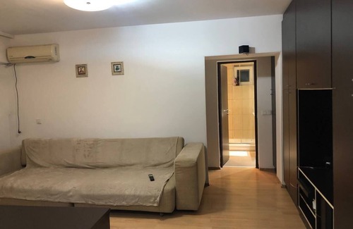 Resita Apartment | Central Hill 2-bedroom apartment in awesome Reșița with WiFi, AC