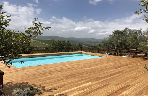 Alia House | Central holiday home with pool