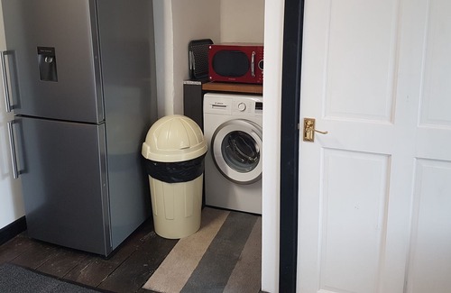 Llanfyllin Apartment | Central holiday let for up to 6 guests in the beautiful Welsh countryside.