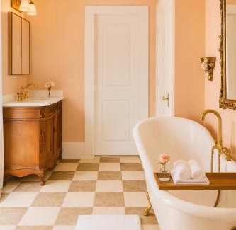 West Hollywood House | Central Hollywood Homestay Getaway