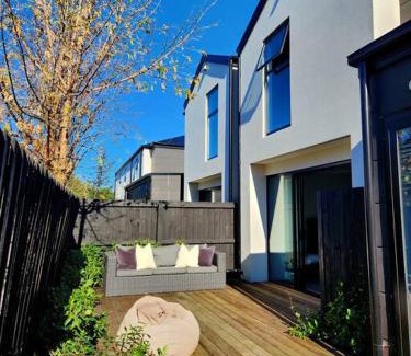 Spreydon Apartment | Central Home with Internal Garage - Close to CBD!