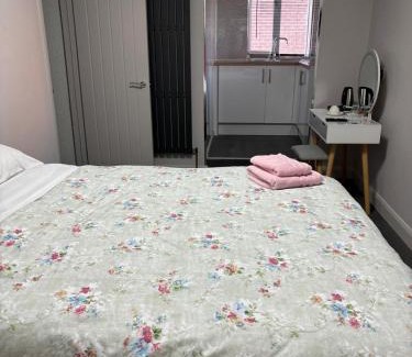 Sutton-in-Ashfield Apartment | Central Hotel