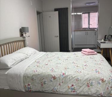 Sutton-in-Ashfield Apartment | Central Hotel