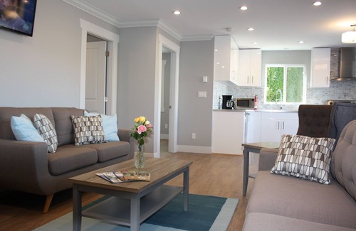 Promontory House | Central House
