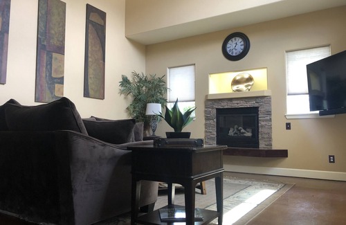 Redmond House | Central in Central Oregon!