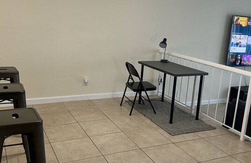 Baymeadows House | Central Jax Townhome Retreat!