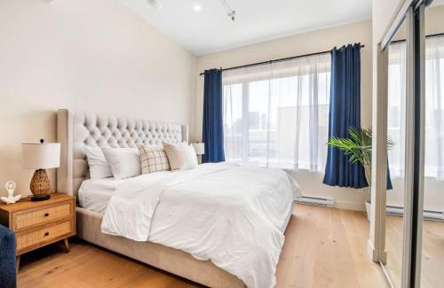Gay Village Apartment | Central King Studio