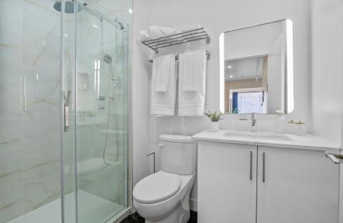 Gay Village Apartment | Central King Studio