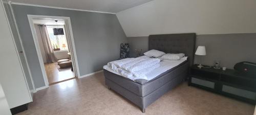 Lindesberg Apartment | Central lägenhet med gratis parkering