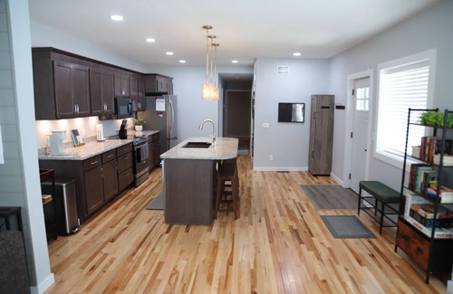 Central Lake House | Central Lake Escape -4Beds, Lake, Boat, Golf, Hike, Bike FUN! Booking now!
