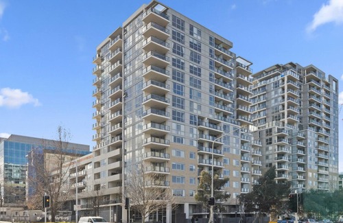 City West Apartment | Central Lakeview Apartments