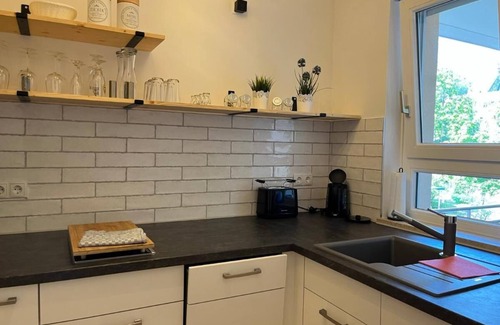 Zentrum-Sued Apartment | Central Leipzig Haven on Trendy KarLi