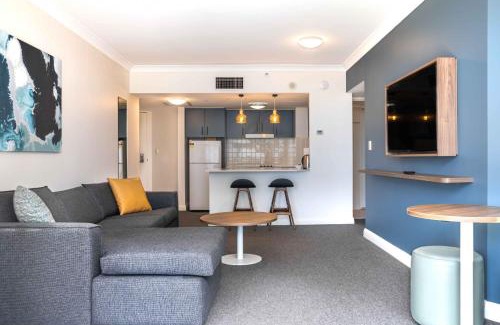Chatswood Apartment | Central Located 1-Bed with Gym, Sauna and Pool