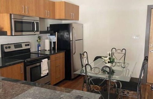 Carver House | Central Located Near VCU -2 Beautiful Suites