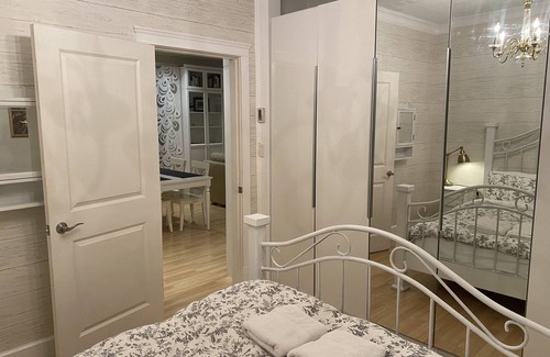 Central Lonsdale House | Central location 2 bedrooms spacious and bright