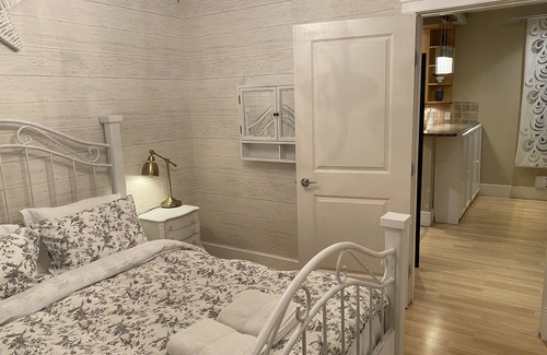 Central Lonsdale House | Central location 2 bedrooms spacious and bright