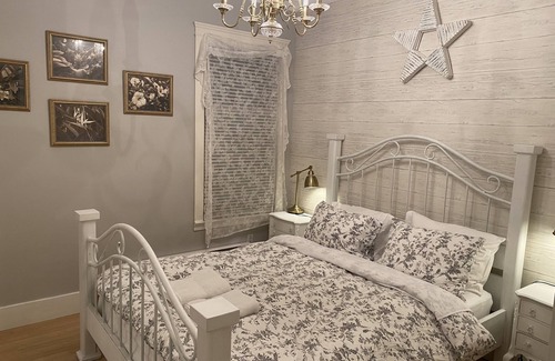 Central Lonsdale House | Central location 2 bedrooms spacious and bright