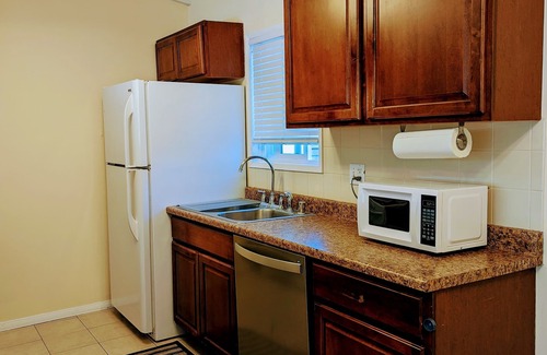 Serra Mesa House | Central location - 3br/2ba. Stay weekly. Clean, safe, quiet.
