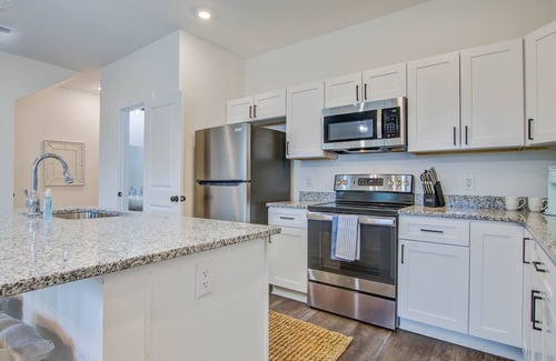Hanahan House | Central location - Dog Friendly w/YARD! #3