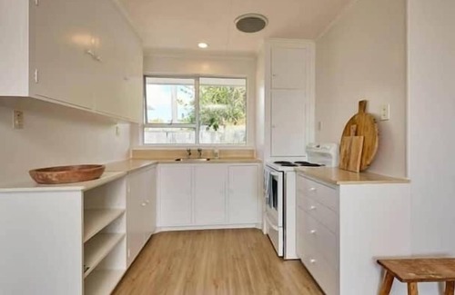 Kaikoura Apartment | Central Location | Mountain Views | Warm - KK5436, Central Location | Mountain Views | Sunny