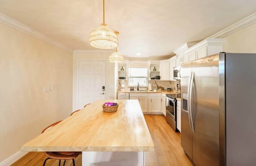 Harbour Heights House | Central Location Nearby I-75, Downtown & Airport