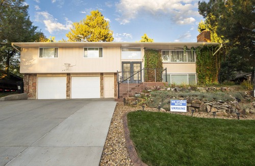 Lakewood House | Central Location, Quiet Family Home, Private Yard