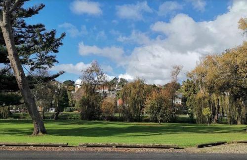 Remuera House | Central Location Spacious Comfortable House